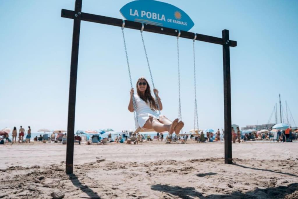 Coqueto Apartamento De Playa Con Piscina Y Terraza Valencia Bagian luar foto